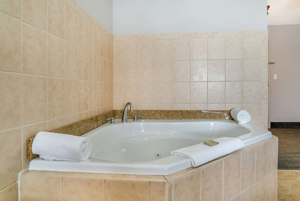country inn and suites by radisson rossford toledo south