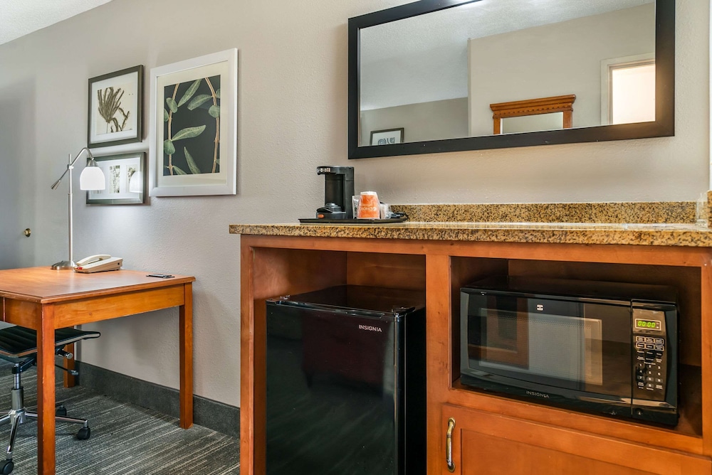country inn and suites by radisson rossford toledo south