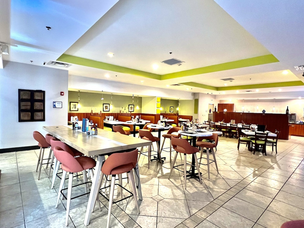 holiday inn toledo maumee i 80 90 by ihg