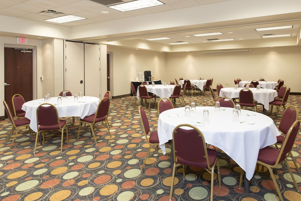 holiday inn toledo maumee i 80 90 by ihg