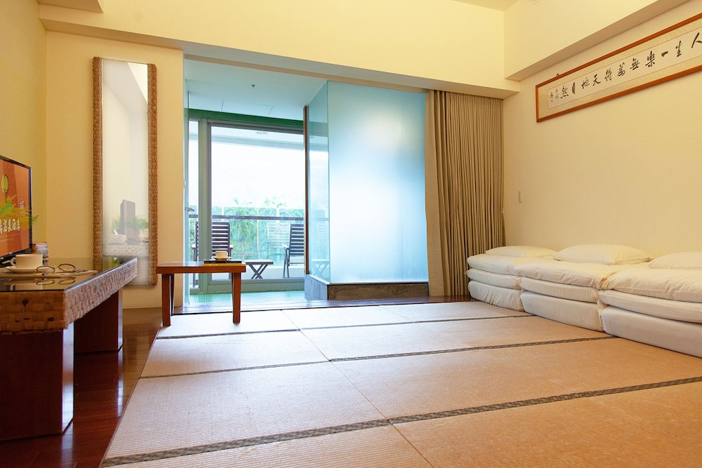 luminous hot spring and resort
