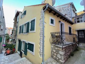 Yellow House Rovinj,,3.5 star
