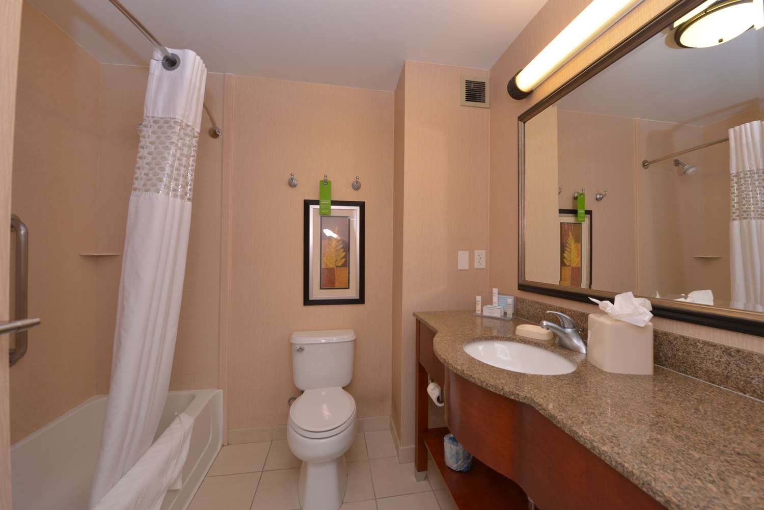 hampton inn and suites bakersfield north airport