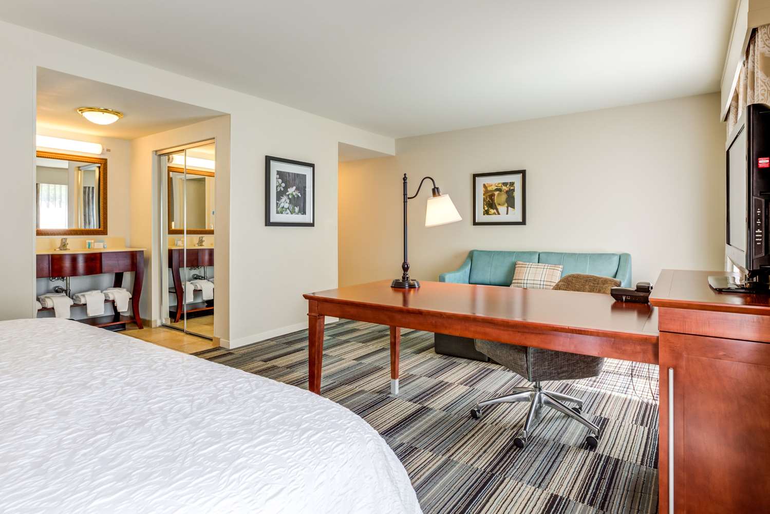 hampton inn and suites westford chelmsford