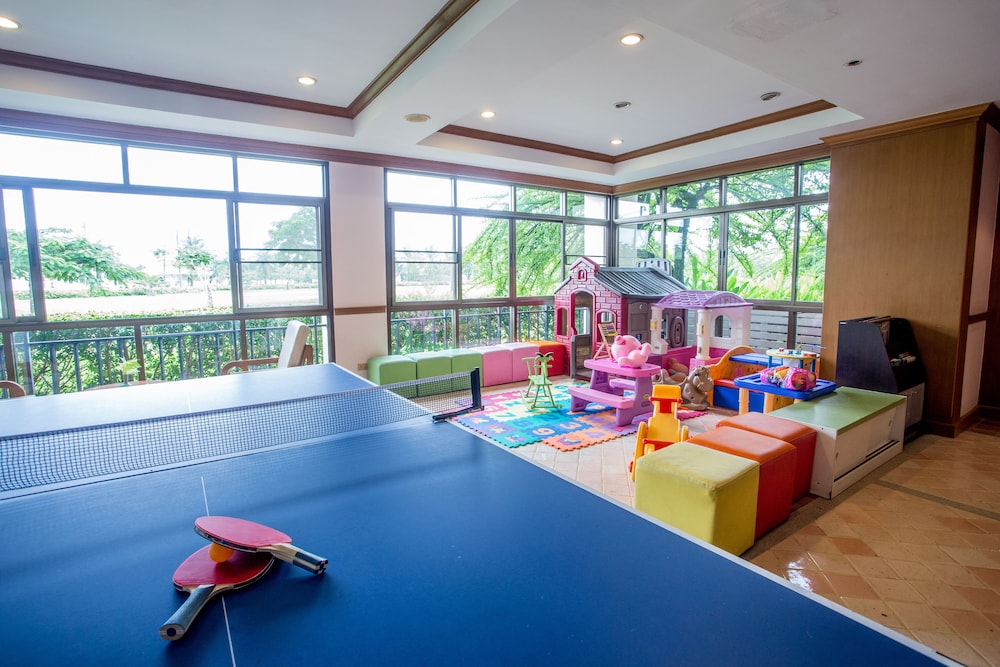 maneechan resort and sport club