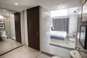 premium 2br apartment near marvell city mall at the linden