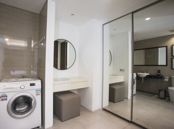 premium 2br apartment near marvell city mall at the linden