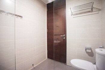 premium 2br apartment near marvell city mall at the linden