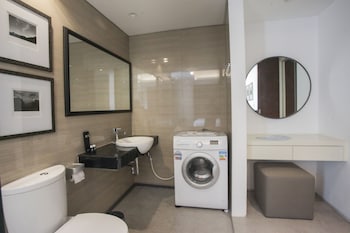 premium 2br apartment near marvell city mall at the linden