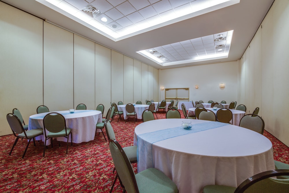holiday inn express hotel and suites greensboro east by ihg