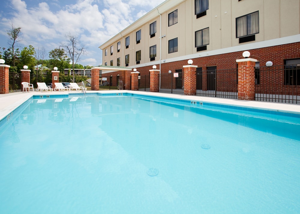 holiday inn express hotel and suites greensboro east by ihg