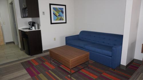 holiday inn express hotel and suites greensboro east by ihg