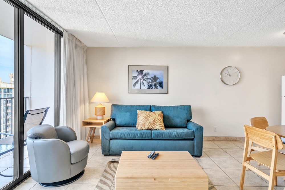 waikiki banyan condo with panoramic 37th floor ocean views 1 bedroom condo by redawning