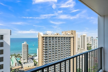 waikiki banyan condo with panoramic 37th floor ocean views 1 bedroom condo by redawning
