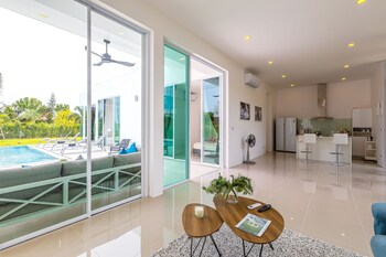 modern 3 br private pool villa pmk a1