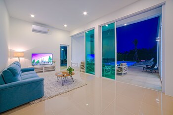 modern 3 br private pool villa pmk a1