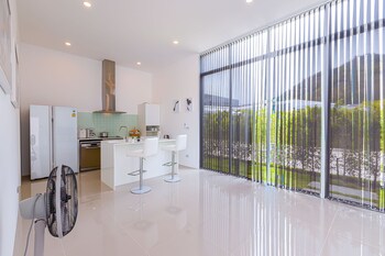 modern 3 br private pool villa pmk a1