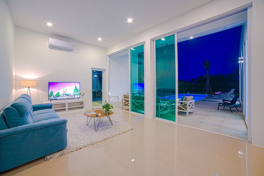 modern 3 br private pool villa pmk a1