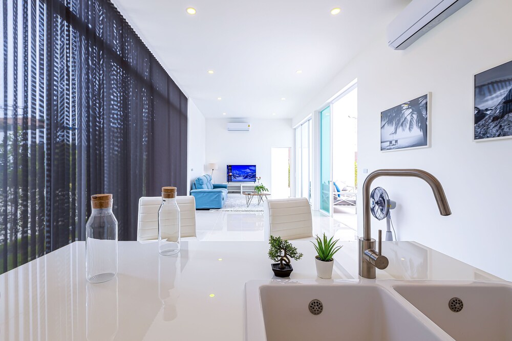modern 3 br private pool villa pmk a1
