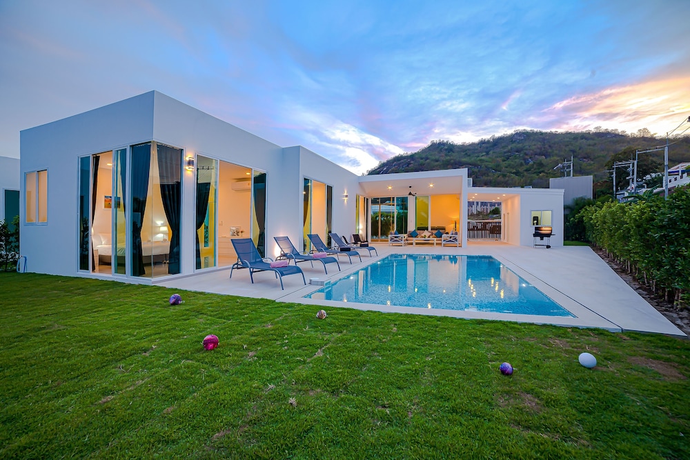 modern 3 br private pool villa pmk a1
