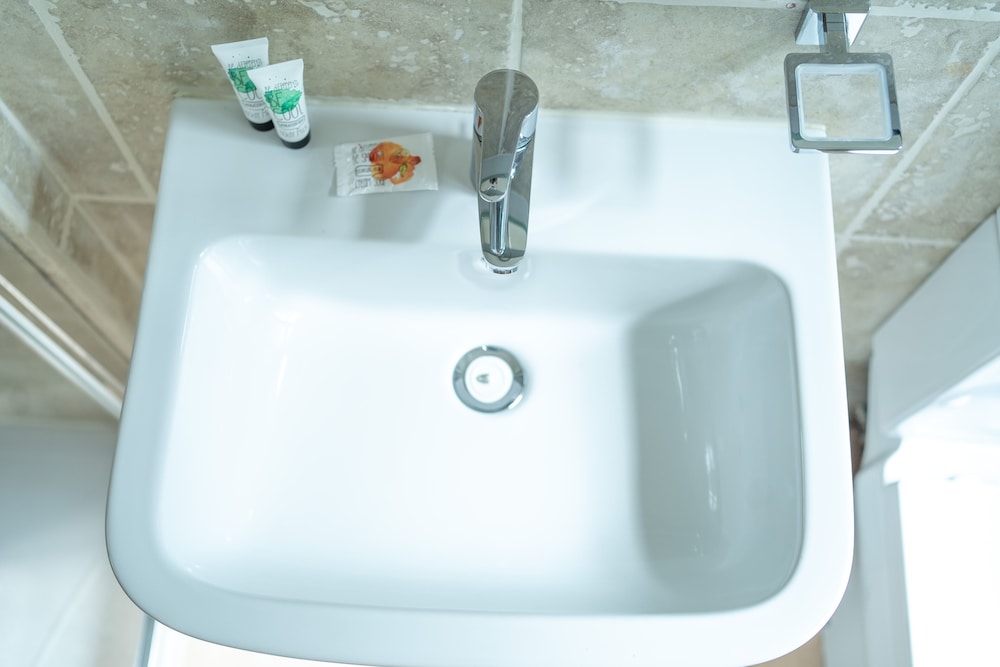 innit hotel marina house