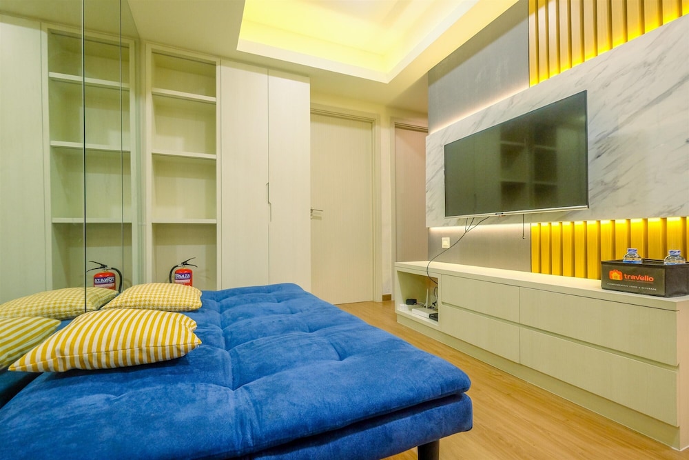 new furnished and enjoy 2br at meikarta apartment