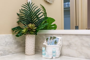 whaler 518 oceanview studio condo condo by redawning