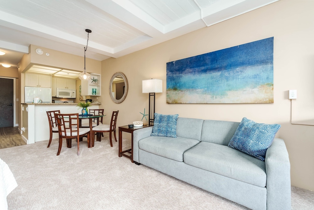 whaler 518 oceanview studio condo condo by redawning