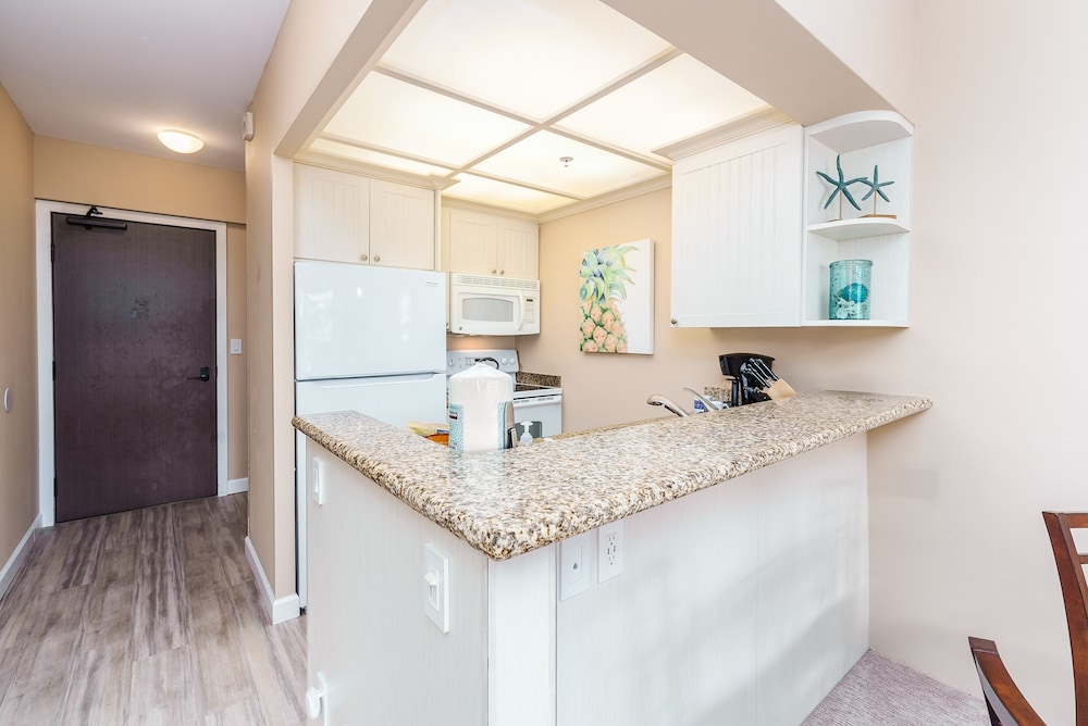 whaler 518 oceanview studio condo condo by redawning