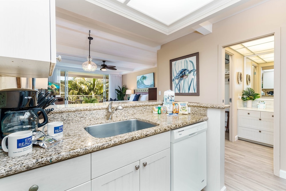 whaler 518 oceanview studio condo condo by redawning