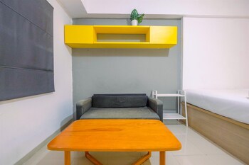 warm and cozy studio park view condominium apartment