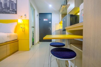 warm and cozy studio park view condominium apartment