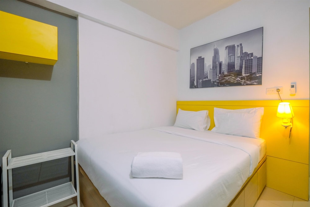 warm and cozy studio park view condominium apartment