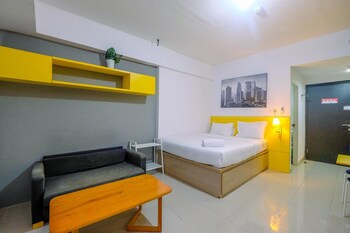 warm and cozy studio park view condominium apartment