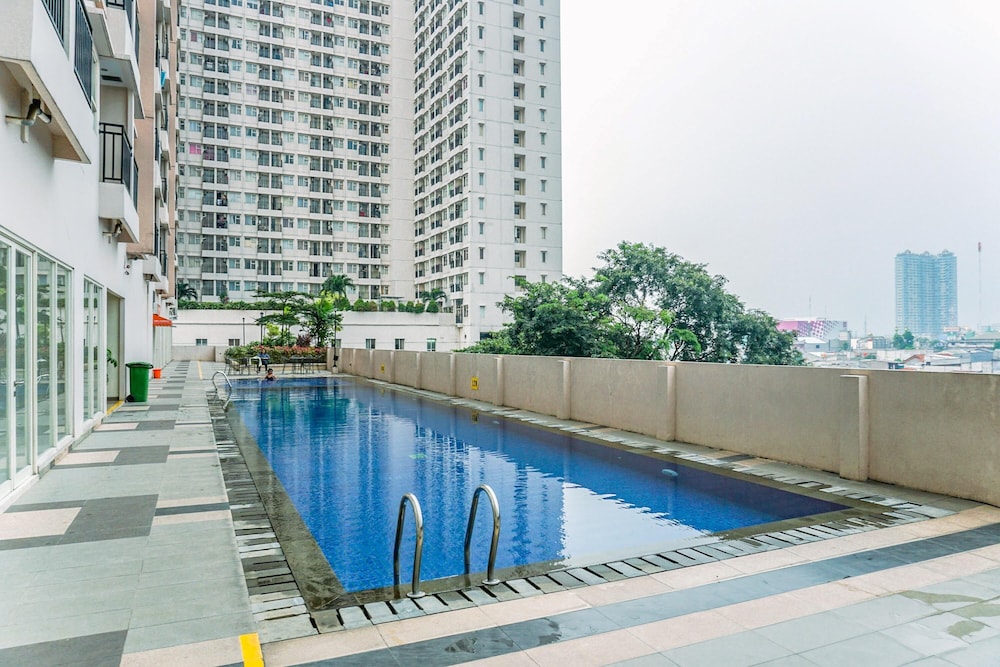 strategic and good studio margonda residence 5 apartment