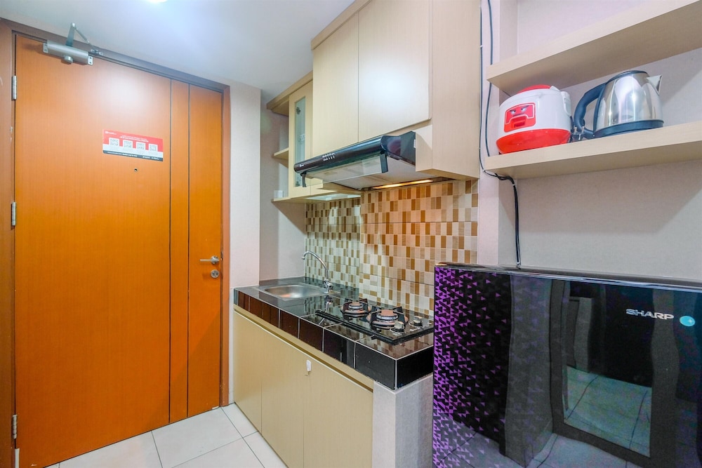 strategic and good studio margonda residence 5 apartment