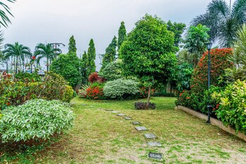 strategic and good studio margonda residence 5 apartment