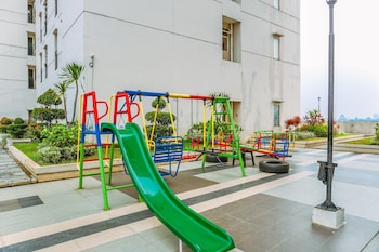 strategic and good studio margonda residence 5 apartment