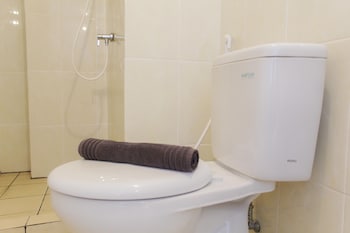 clean and comfort 2br apartment m town residence