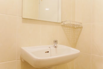 clean and comfort 2br apartment m town residence