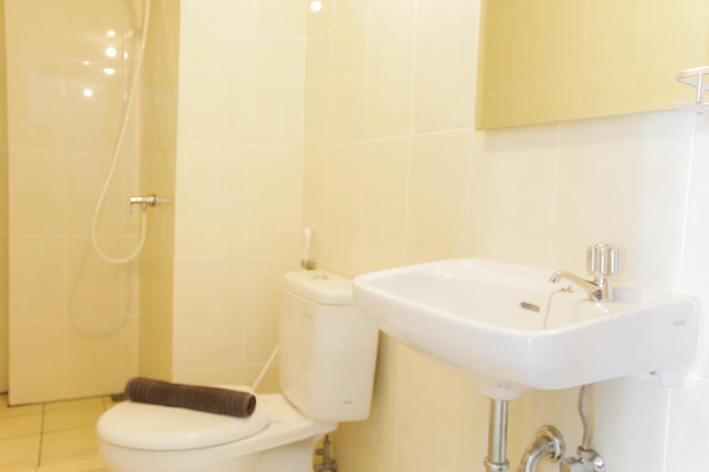 clean and comfort 2br apartment m town residence