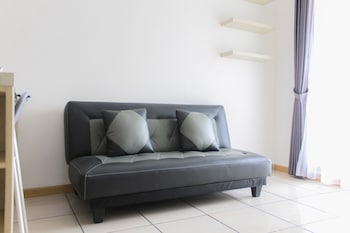 clean and comfort 2br apartment m town residence