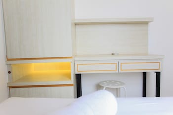 clean and comfort 2br apartment m town residence