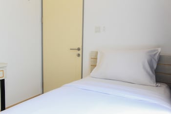 clean and comfort 2br apartment m town residence
