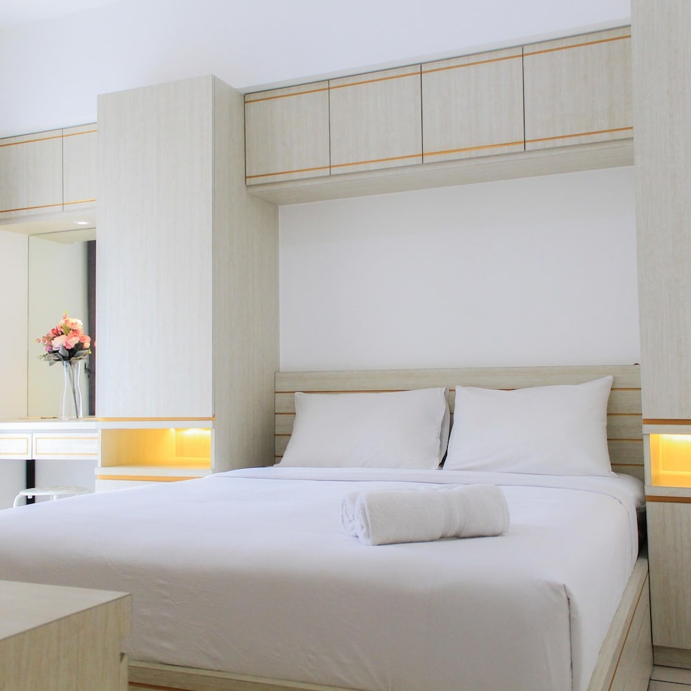 clean and comfort 2br apartment m town residence