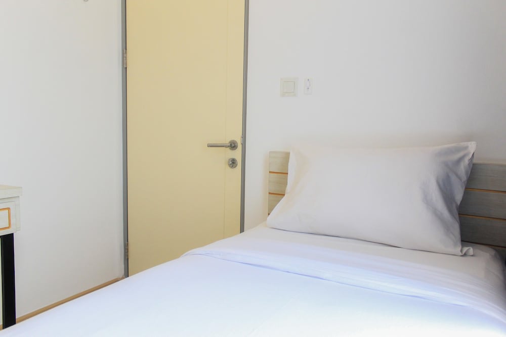 clean and comfort 2br apartment m town residence