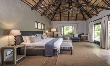 Kariega Game Reserve - River Lodge,In The Mountains,4 star