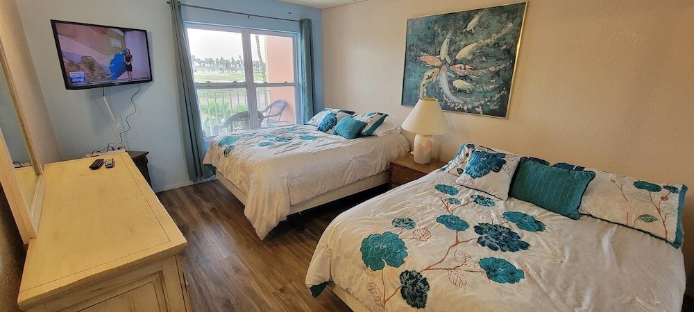 beach access condo nice pool hot tub area w bbq 2 bedroom home by redawning