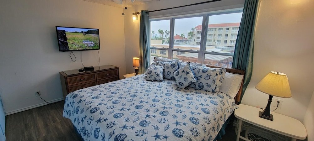 beach access condo nice pool hot tub area w bbq 2 bedroom home by redawning