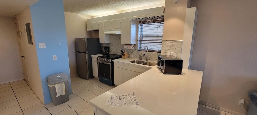 beach access condo nice pool hot tub area w bbq 2 bedroom home by redawning